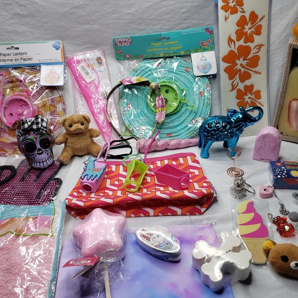 Tween/Teen Variety Bundle Bath, Hair, Bags, Room Decor, & More 4Pd Bundle - Picture 13 of 13